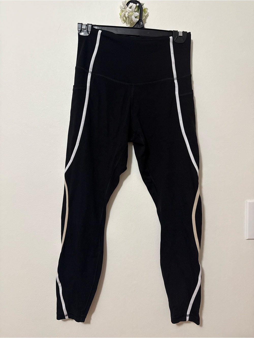 Black High-Waist Leggings with White Contrast Piping